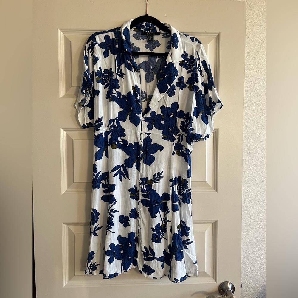 Forever 21 Floral Print Button up Mini Dress